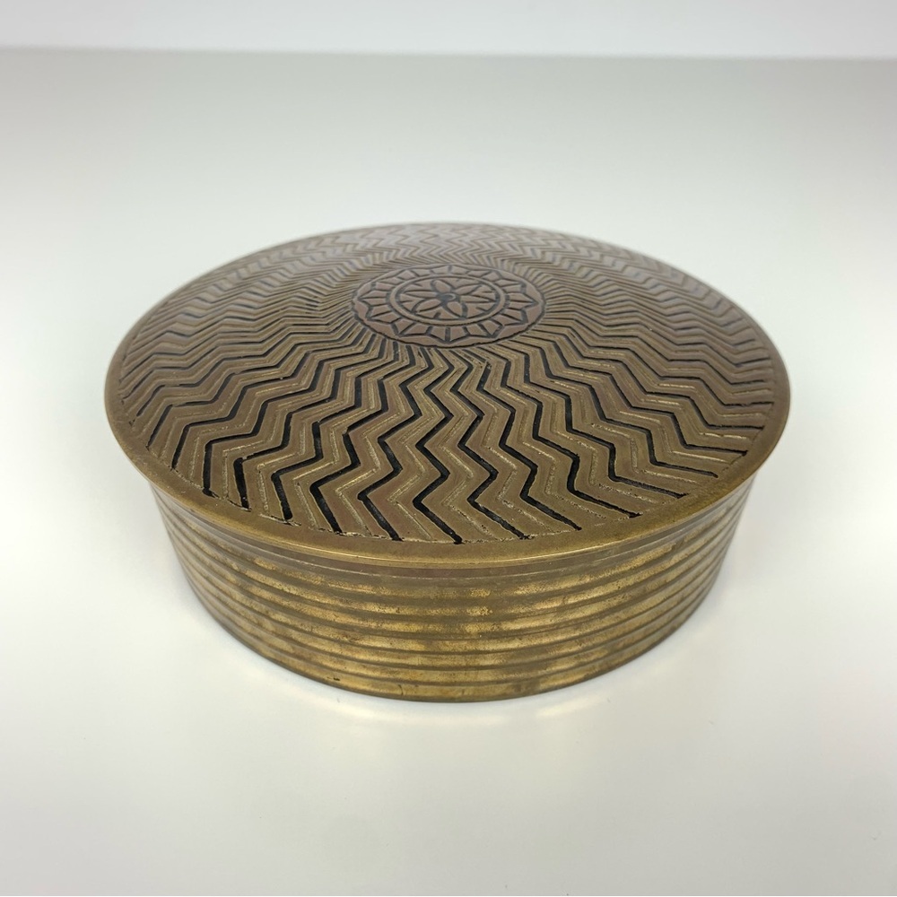 Brass Round Lidded Box Vtg Gold Colored Ribbed Zigzag Patina MCM Decor Trinket